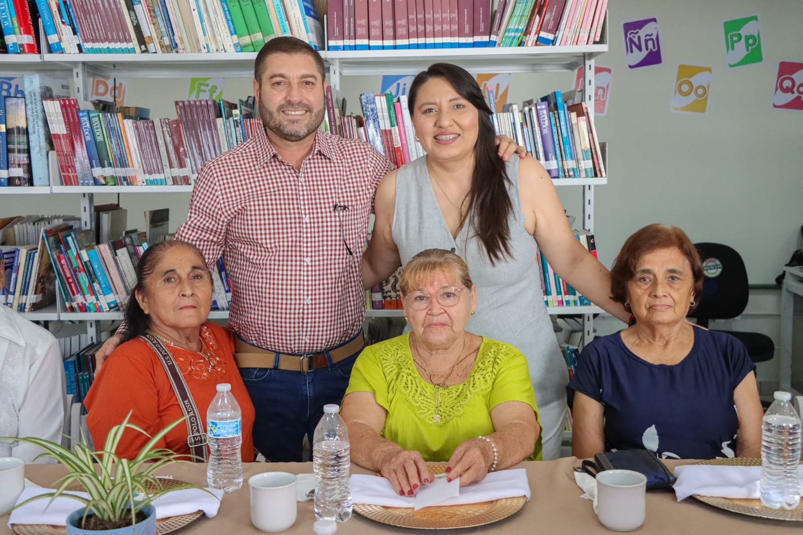 José Paz López convive con adultos mayores de Badiraguato y refrenda compromiso por su bienestar