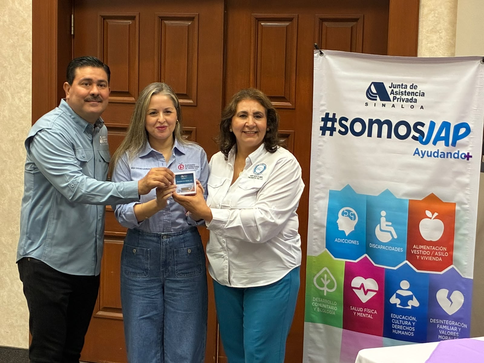 Entregan JAP videos institucionales a organismos de asistencia privada en el norte de Sinaloa