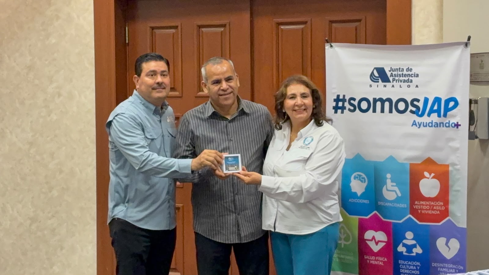Entregan JAP videos institucionales a organismos de asistencia privada en el norte de Sinaloa