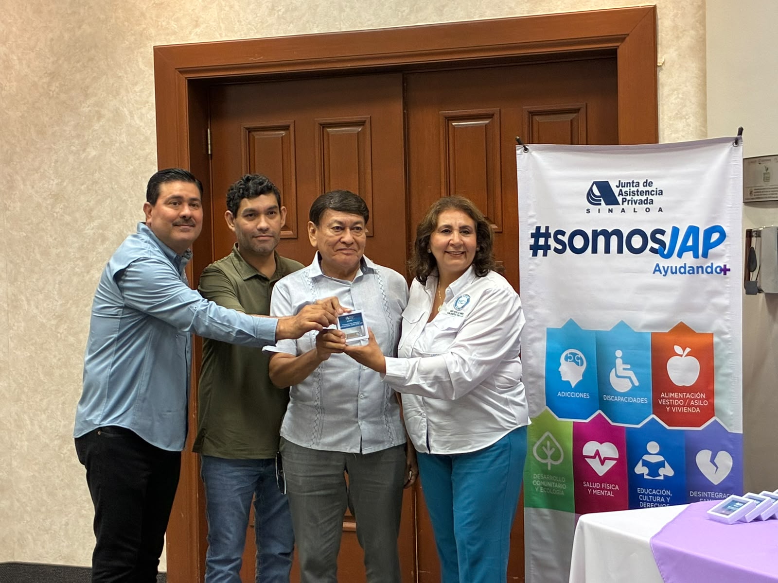 Entregan JAP videos institucionales a organismos de asistencia privada en el norte de Sinaloa