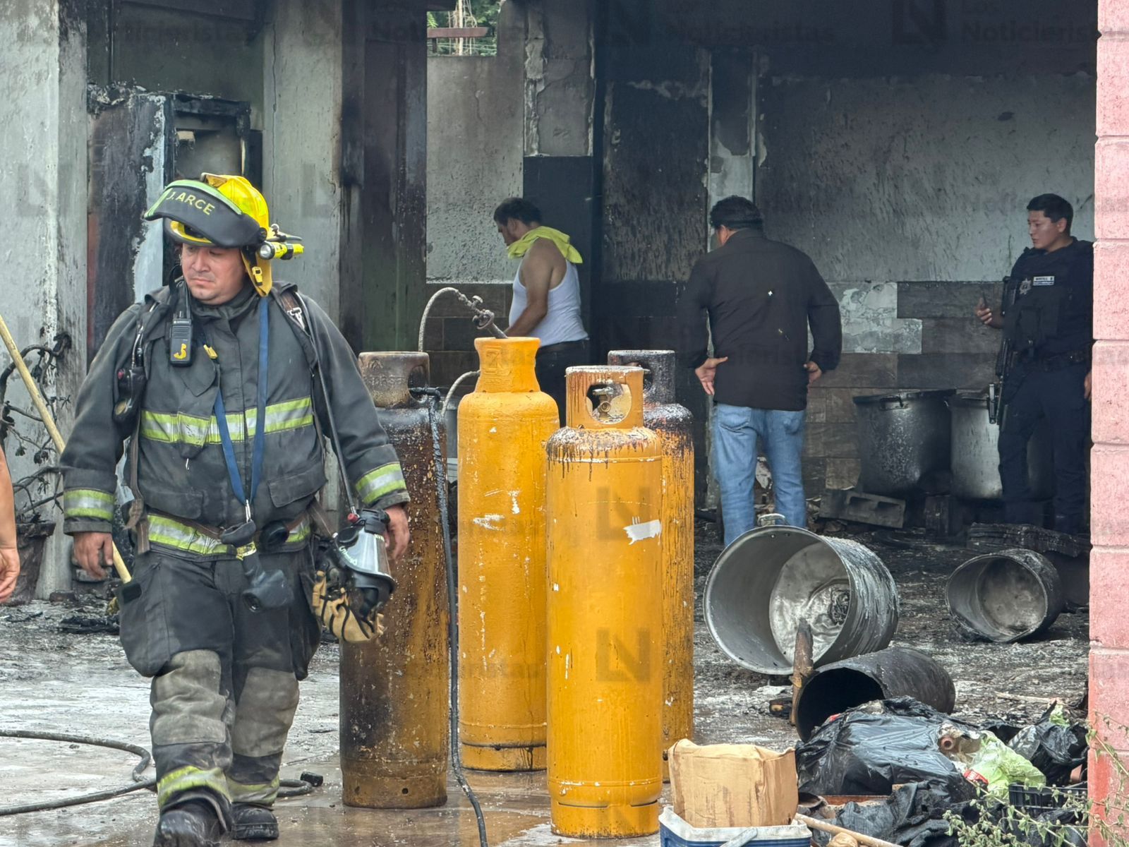 Explosión de cilindros de gas en la sindicatura de Aguaruto
