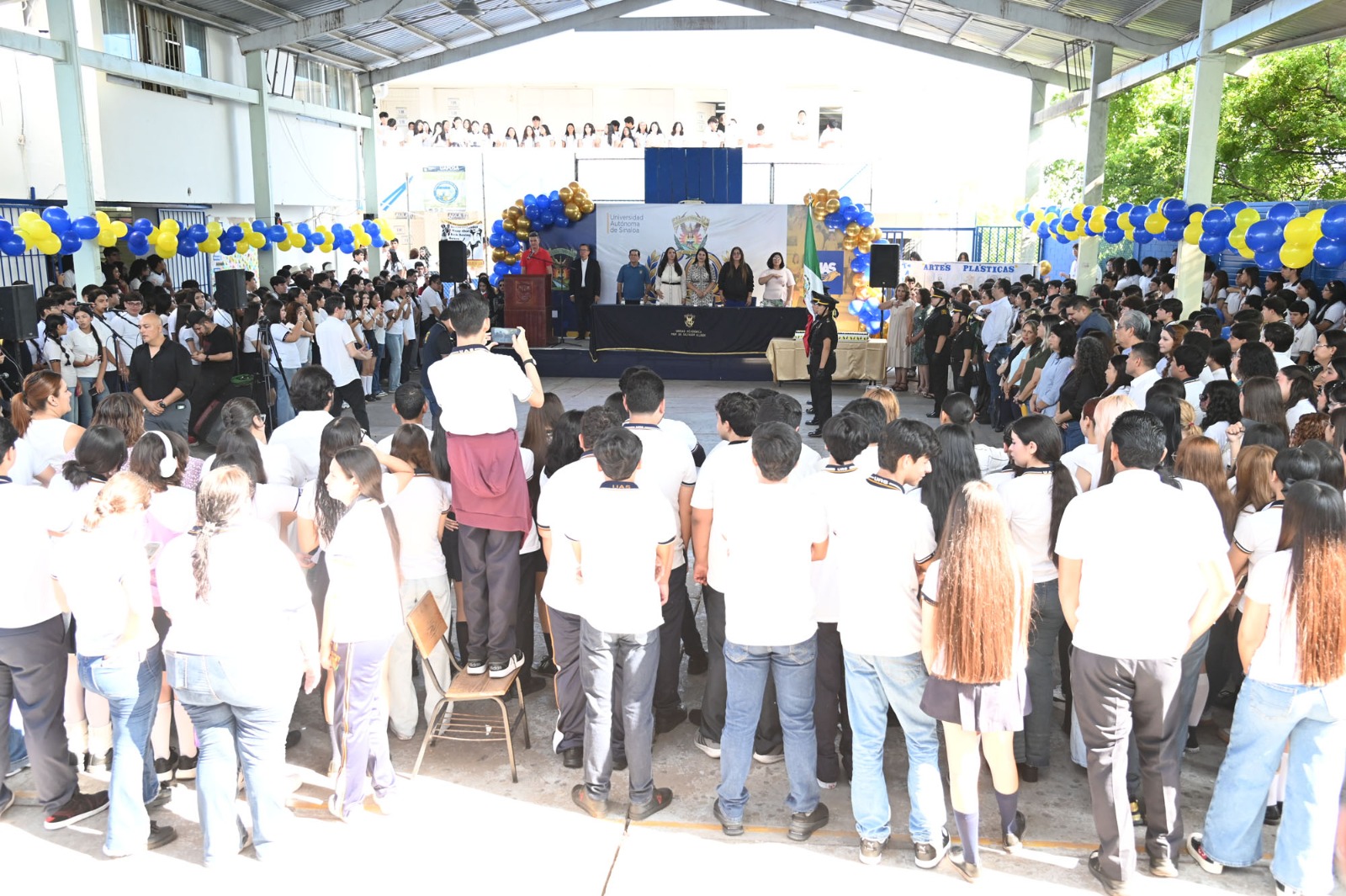 Festejo por el aniversario de la prepa Allende de la UAS