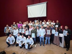 Fidel Hernández recibe reconocimiento de la Comisión Internacional de Derechos Humanos por la Igualdad de Género