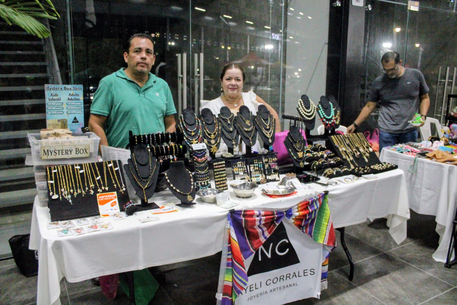 Fiesta mexicana de Hersa en Plaza Árcangel de Mazatlán