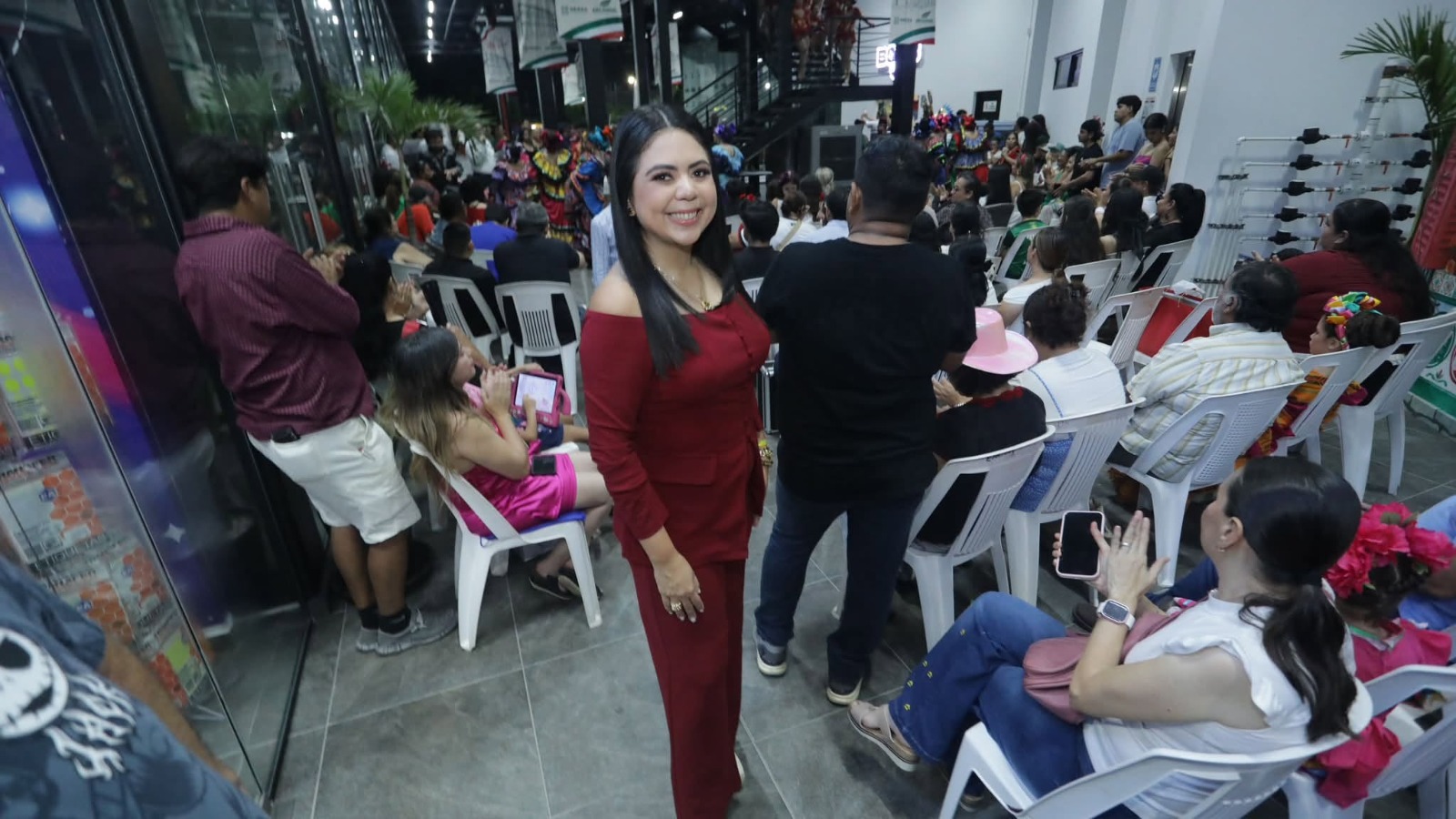 Fiesta mexicana de Hersa en Plaza Árcangel de Mazatlán