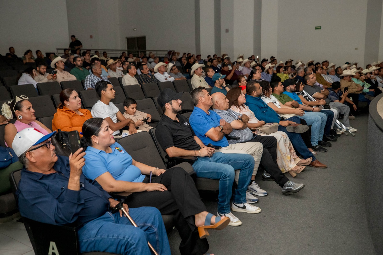 FIRA se reúne con productores de Guasave