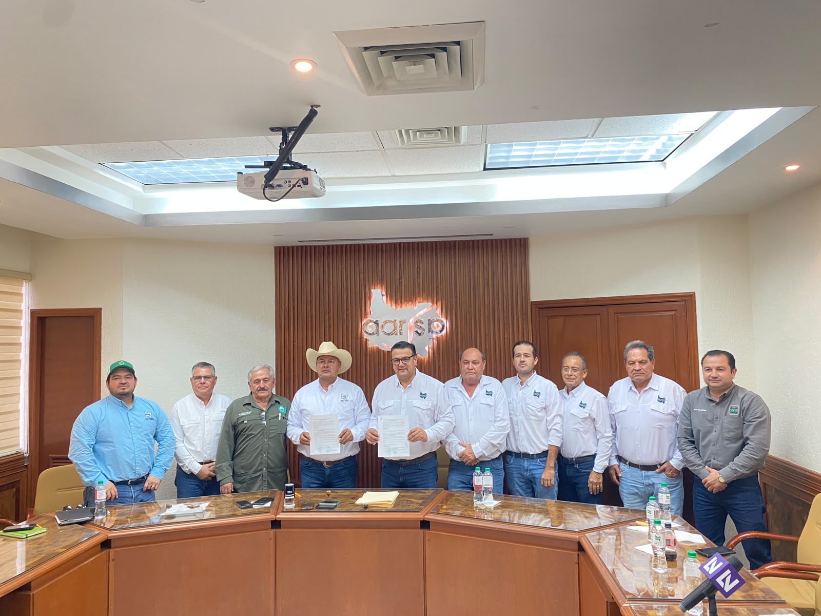 Firma del convenio entre la AARSP y la Junta Local de Sanidad Vegetal en Guasave