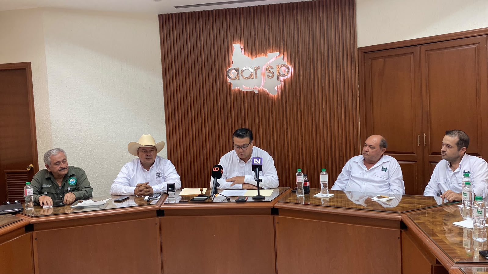 Firma del convenio entre la AARSP y la Junta Local de Sanidad Vegetal en Guasave