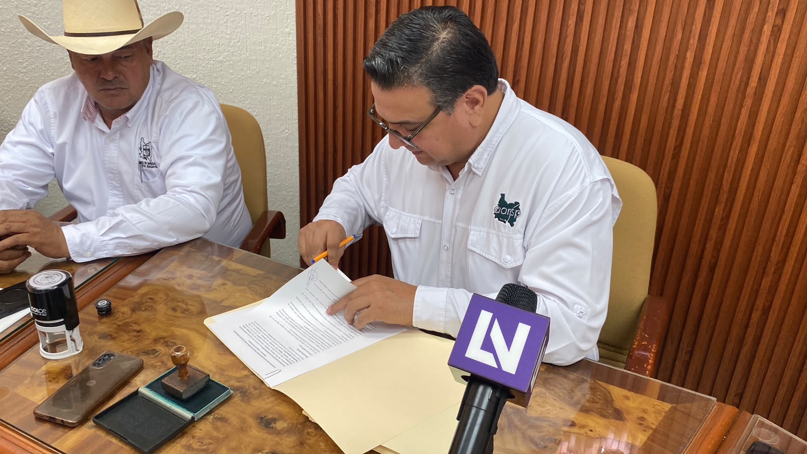 Firma del convenio entre la AARSP y la Junta Local de Sanidad Vegetal en Guasave