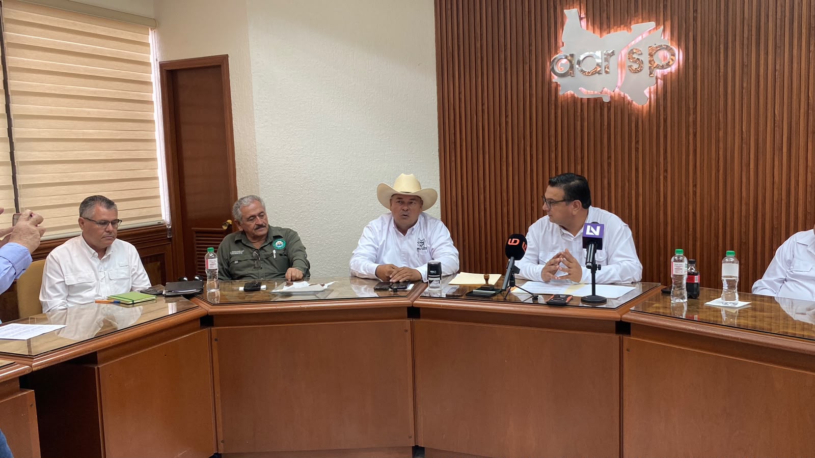 Firma del convenio entre la AARSP y la Junta Local de Sanidad Vegetal en Guasave