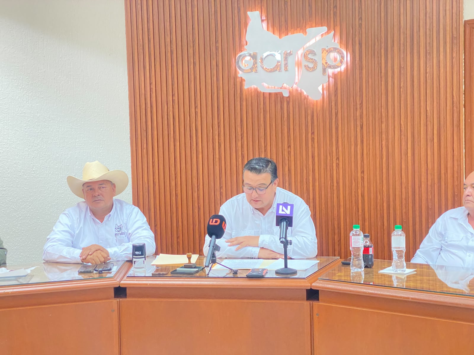 Firma del convenio entre la AARSP y la Junta Local de Sanidad Vegetal en Guasave