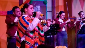flor de tres raices llena el cma de mazatlan canto