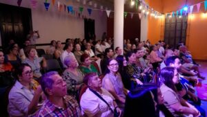 flor de tres raices llena el cma de mazatlan publico