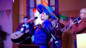 flor de tres raices llena el cma de mazatlan sin