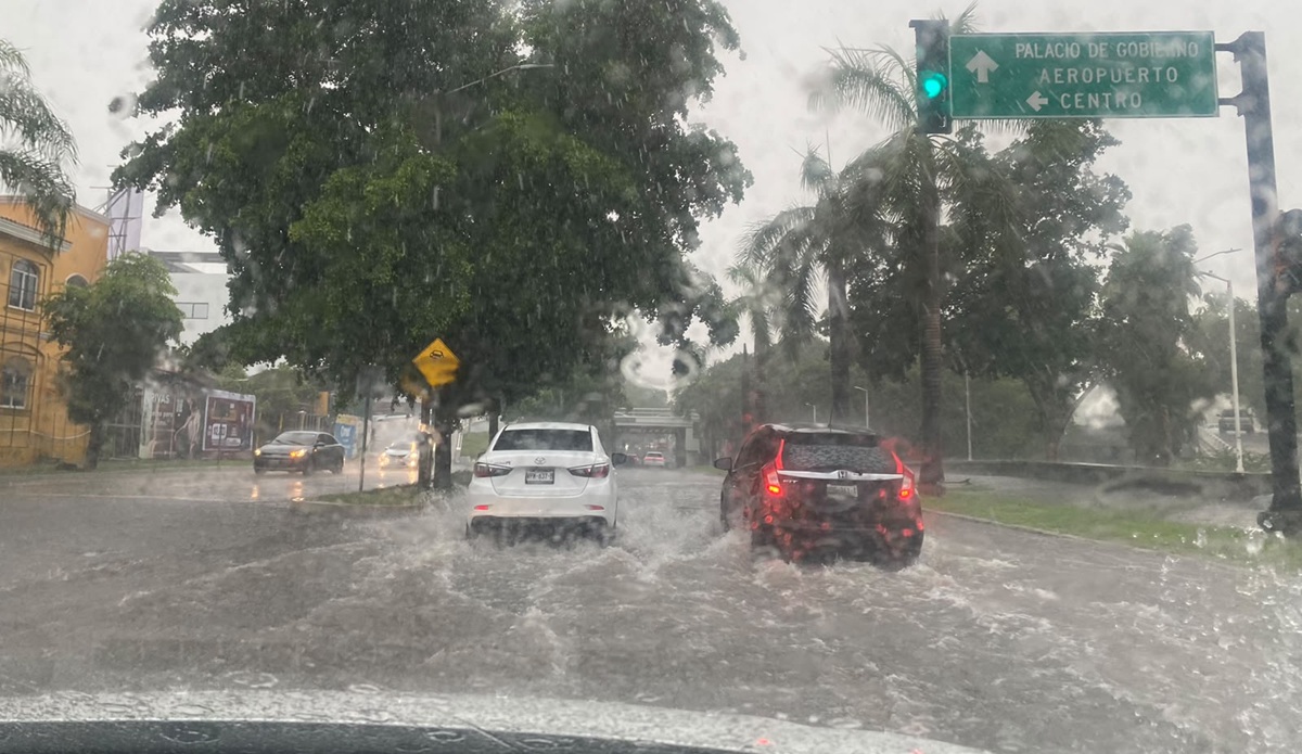 Fuerte lluvia en Culiacán