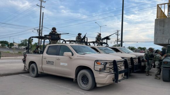Fuerza de Reacción recorre Mazatlán, Sinaloa, y aplica 18 multas durante operativo preventivo