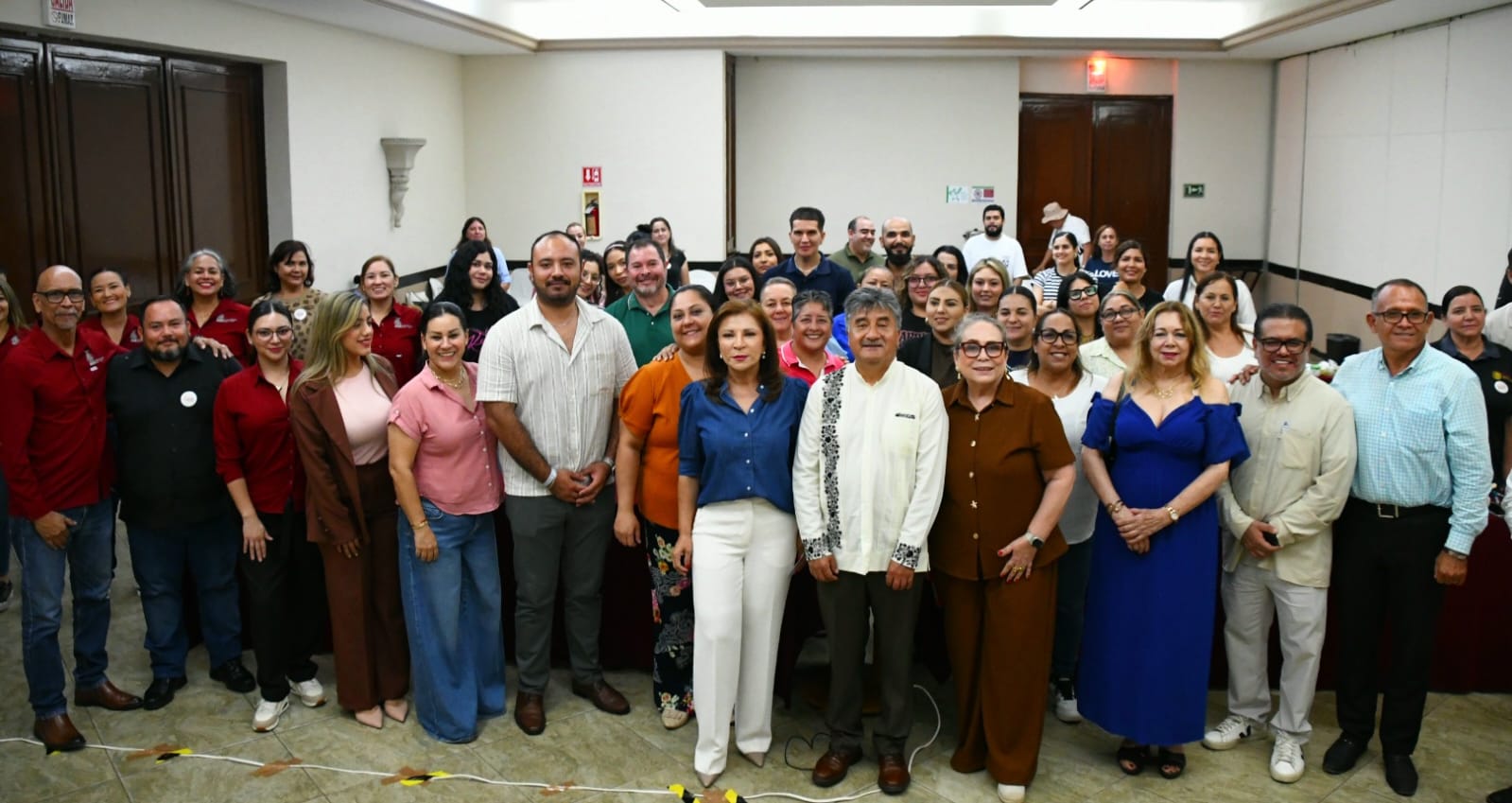 Gloria Himelda Félix en el primero Consejo Técnico Escolar en Mazatlán