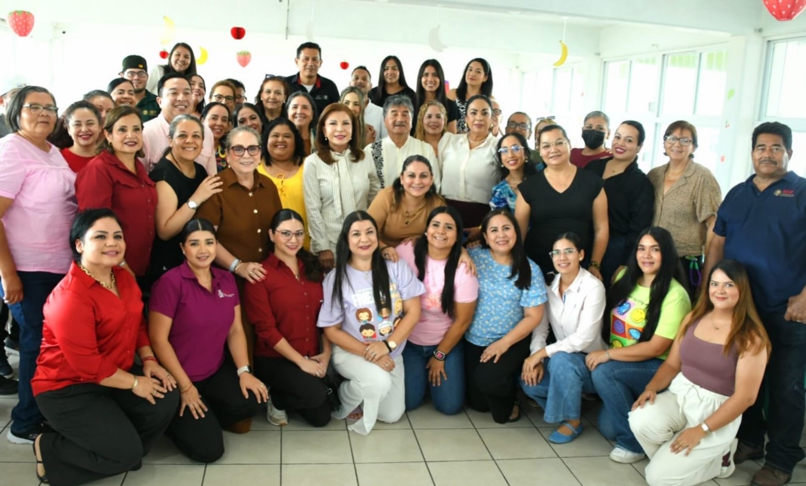 Gloria Himelda Félix en el primero Consejo Técnico Escolar en Mazatlán