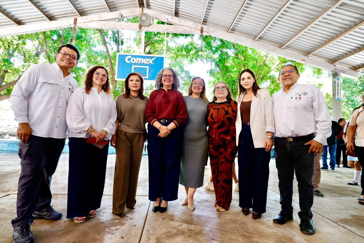 Graciela Domínguez visita secundaria Severiano Medina Moreno en Culiacán y anuncia rehabilitación