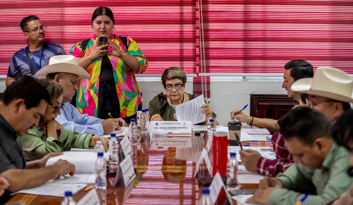 Gobierno del Estado dará recursos a Guasave para reparar hundimientos y drenajes