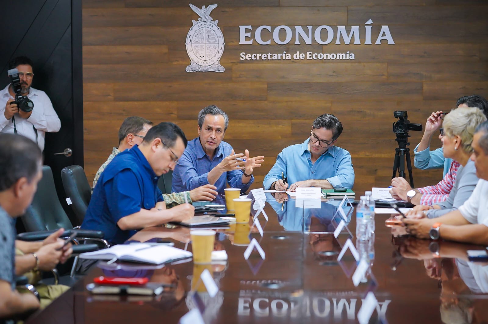 Gobierno del Estado se reúne con empresarios y universidades para revivir vida nocturna en Culiacán