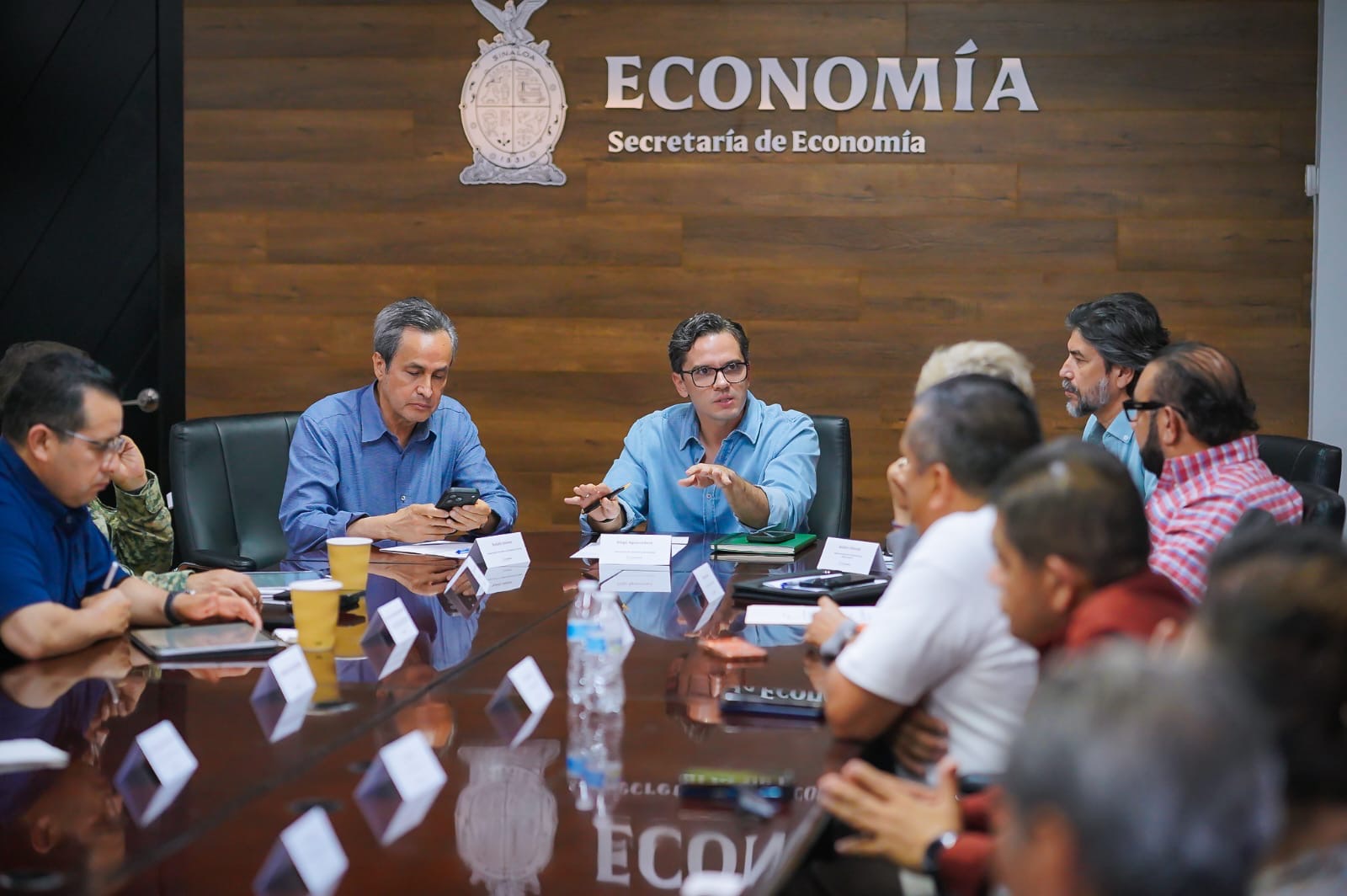 Gobierno del Estado se reúne con empresarios y universidades para revivir vida nocturna en Culiacán