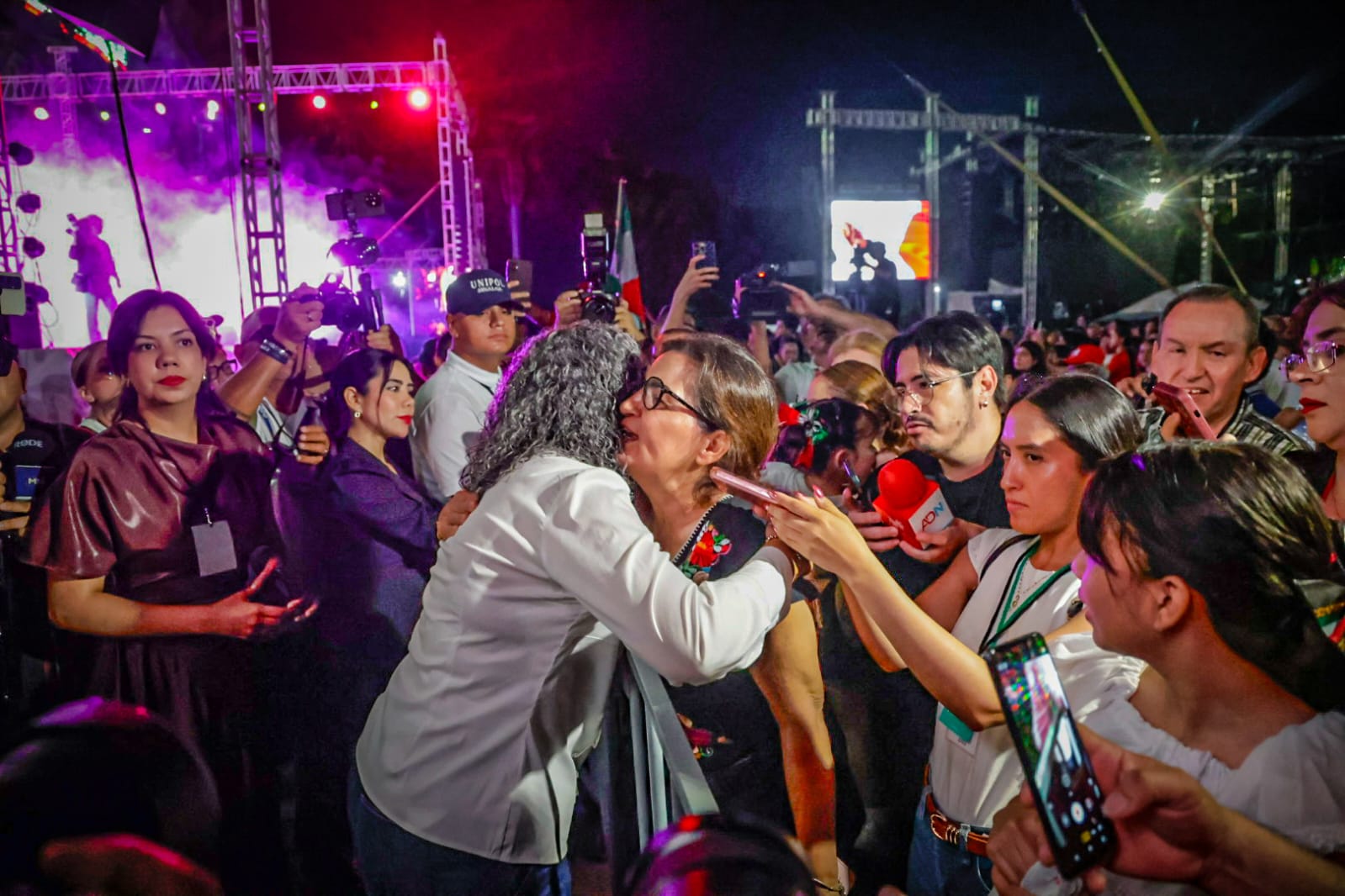 Graciela Domínguez en la celebración por el Grito de Independencia en Culiacán