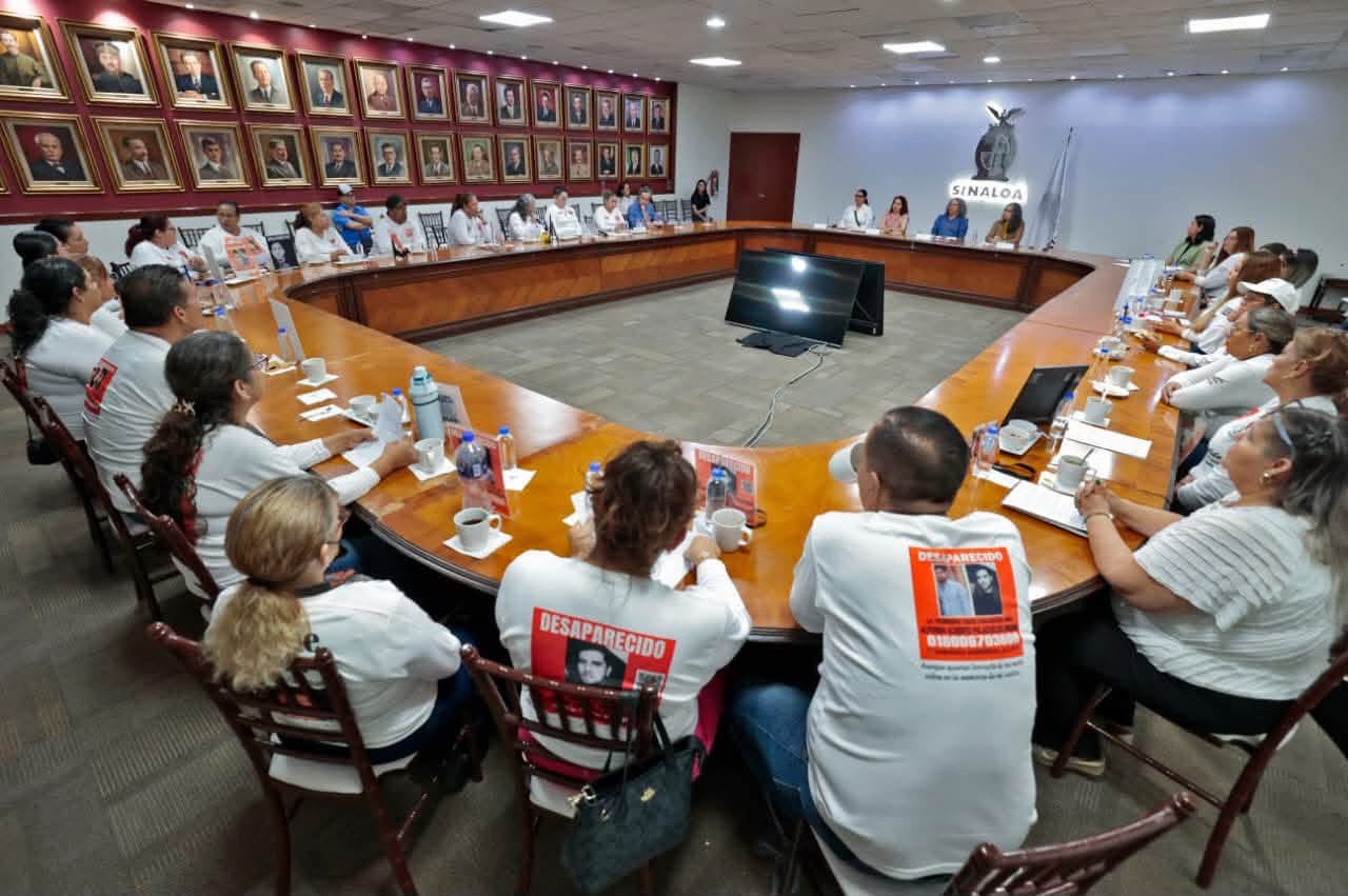 Graciela Domínguez se reúne con colectivo Sabuesos Guerreras AC