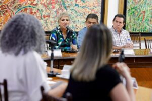 Graciela Domínguez se reúne con el sector empresarial y transportistas