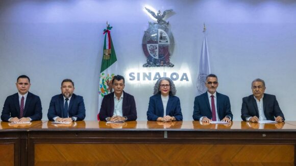 Graciela Domínguez toma protesta a seis nuevos funcionarios; estos son sus perfiles