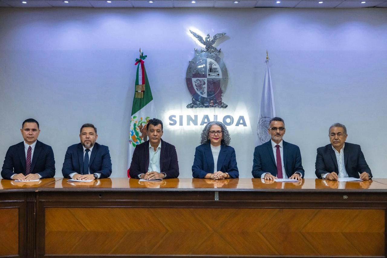 graciela dominguez toma protesta a sus nuevos funcionarios