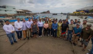 Pescadores de Playa Sur en Mazatlán, Sinaloa, ponen sobre la mesa planta para vender sus productos sin intermediarios