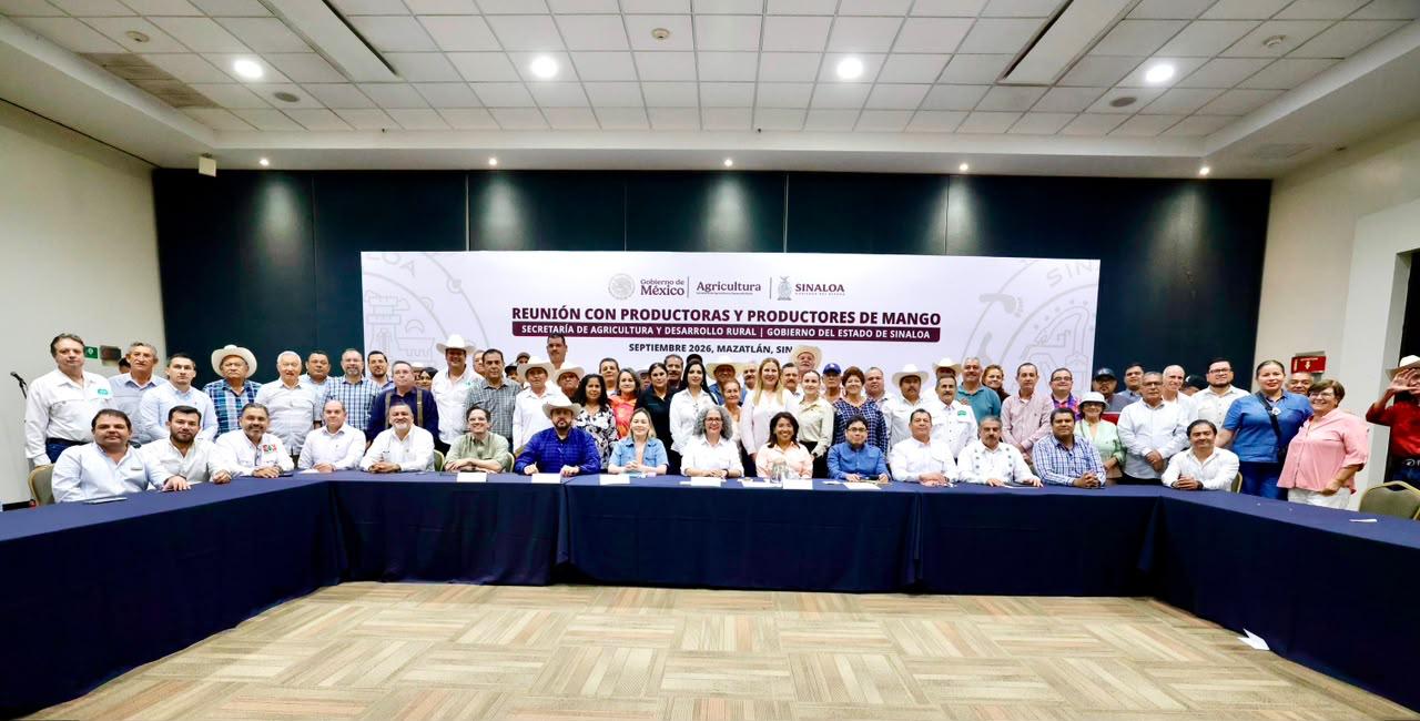 Graciela Domínguez y Columba López se reúne con productores de mango del sur de Sinaloa
