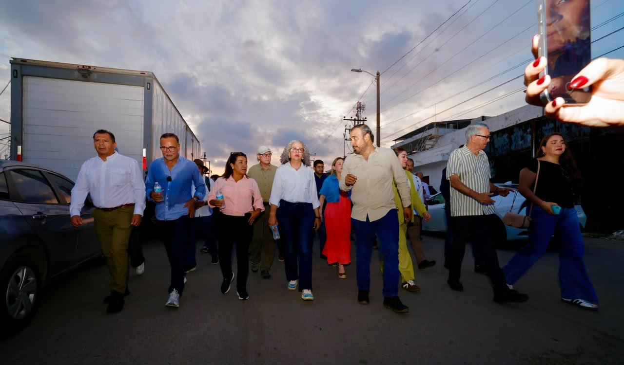 Graciela Domínguez y Columba López sostienen encuentro con pescadores y armadores en Parque Bonfil, en Mazatlán