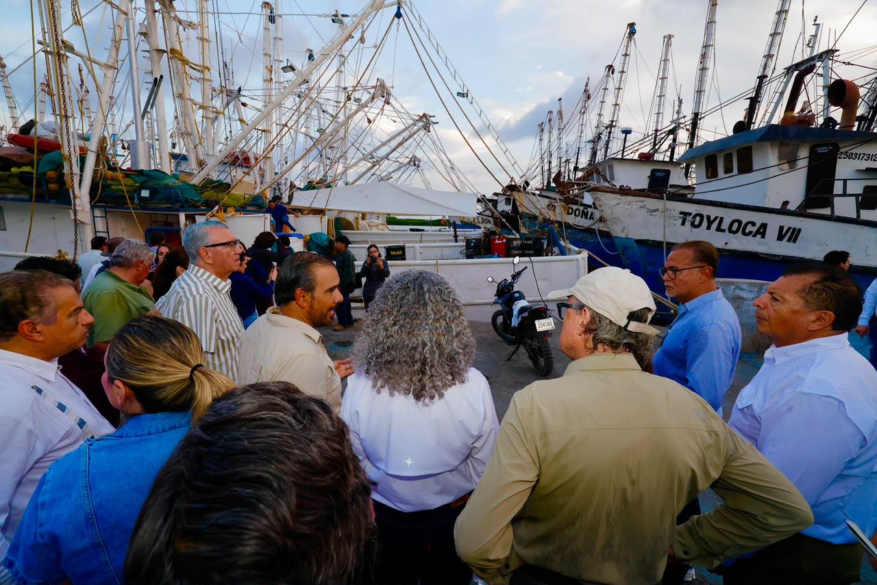 Graciela Domínguez y Columba López sostienen encuentro con pescadores y armadores en Parque Bonfil, en Mazatlán