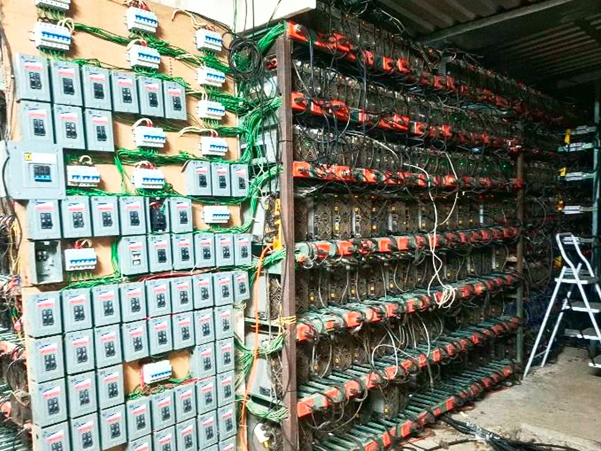 Instalaciones de granja de criptomonedas en Puebla