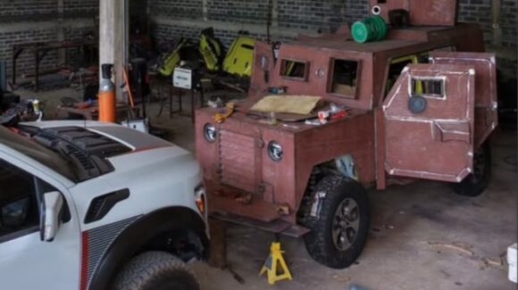 Hallan ‘monstruo’ y otros vehículos blindados en taller para modificar carros de la delincuencia organizada, en Guasave, Sinaloa