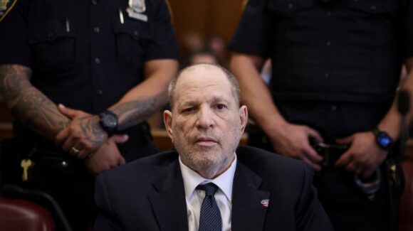 Después de varios juicios, dictan sentencia a Harvey Weinstein por delito sexual contra asistente de ‘Project Runway’