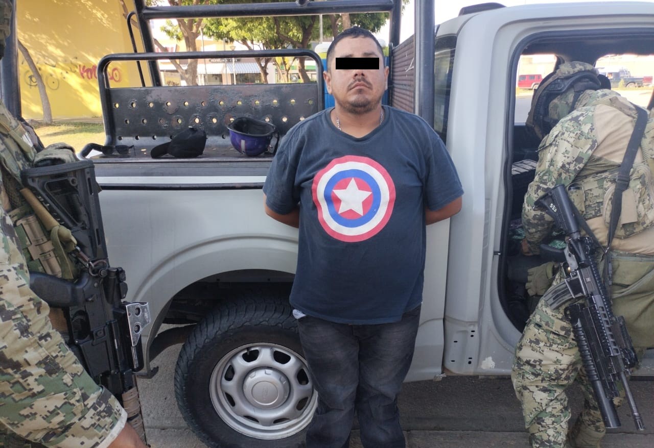 Hombre detenido en Mazatlán