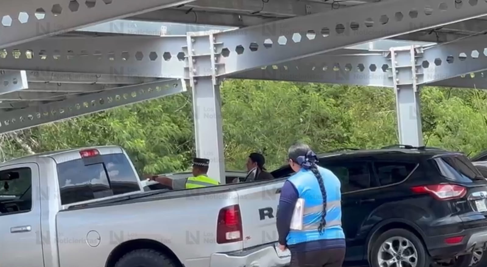 Hombre herido de bala llega al Aeropuerto de Mazatlán