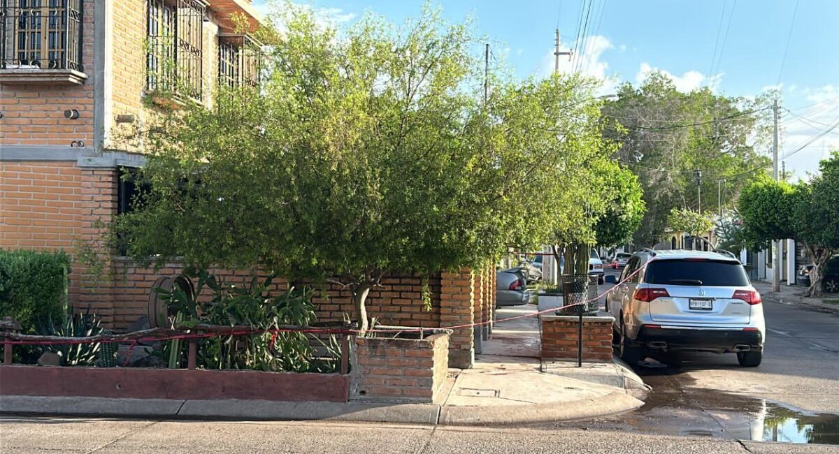 Hombre se acuchilla afuera de un domicilio del fraccionamiento San Fernando, en Los Mochis, Sinaloa