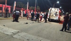 Adulto mayor resulta lesionado tras choque entre motocicletas en Gato de Lara, en Angostura, Sinaloa