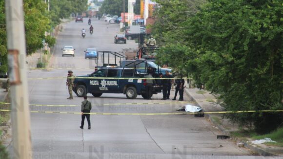 Hombre es localizado sin vida y amarrado de las manos en Libramiento 2 en Mazatlán, Sinaloa