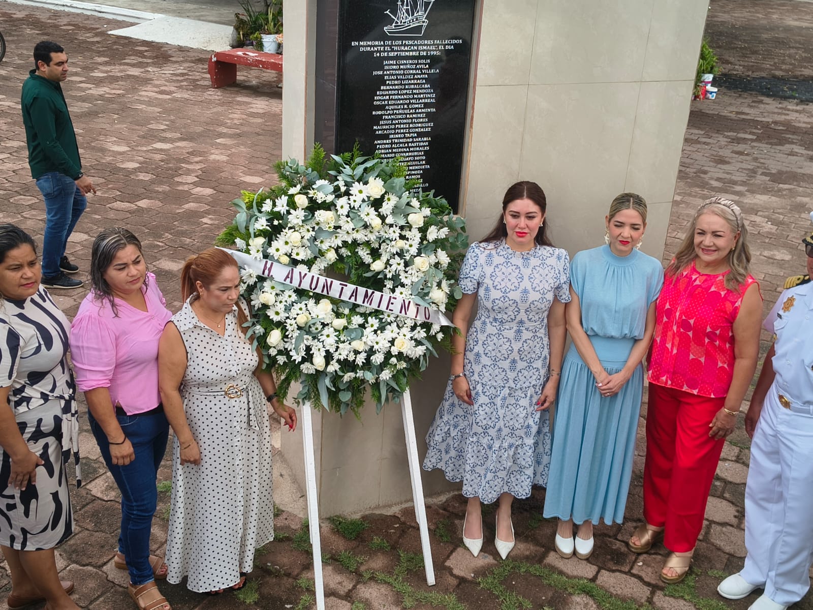 Homenaje luctuoso a pescadores fallecidos en Mazatlán durante el huracán Ismael