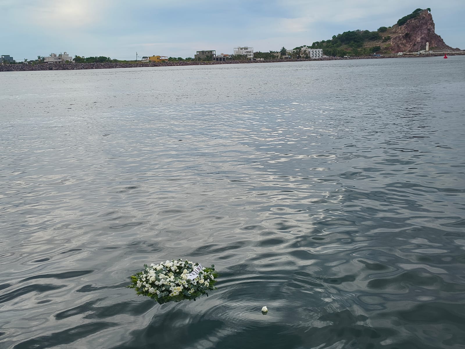Homenaje luctuoso a pescadores fallecidos en Mazatlán durante el huracán Ismael