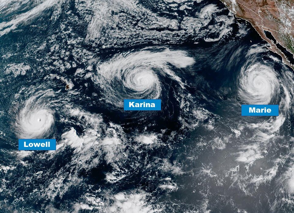 Tres huracanes en el Pacífico