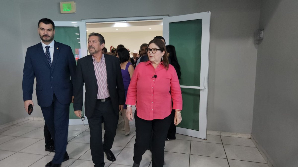 imelda castro asistio al segundo informe legislativo de los diputados de morena en el congreso local