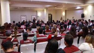 Imelda Castro con los coordinadores operativos territoriales de Morena
