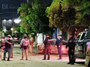 Incendian vehículo frente a domicilio en la Chapultepec, Culiacán