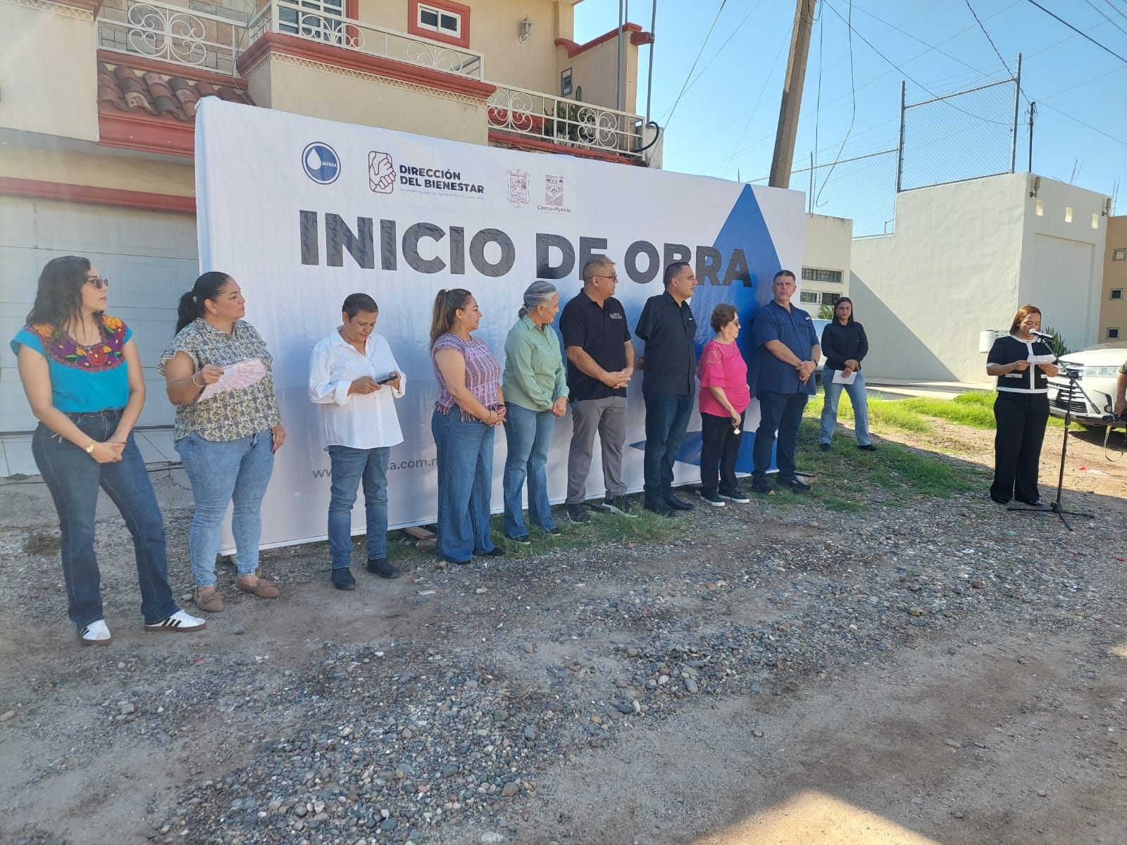 Inician rehabilitación de drenaje en la Col. Militar, en Guamúchil